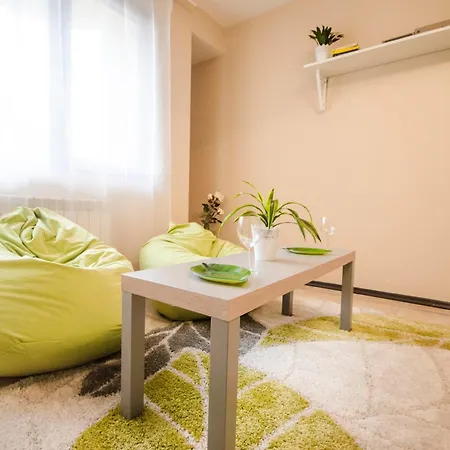 Cozy And With Balcony Σόφια