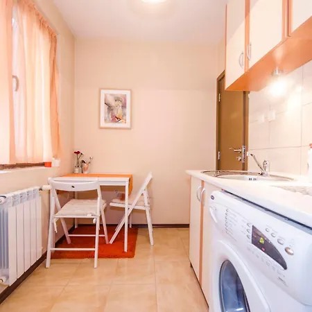 Cozy And With Balcony Διαμέρισμα *