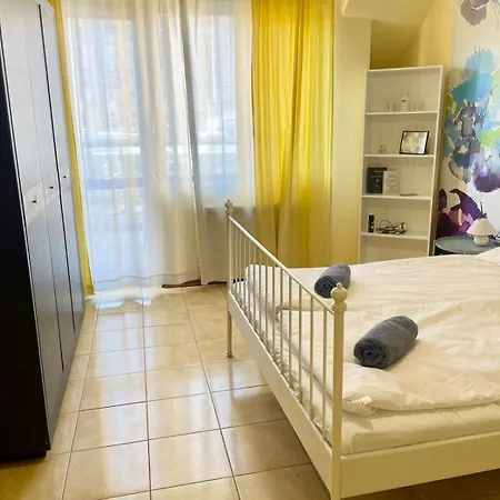Apartment Cozy And With Balcony