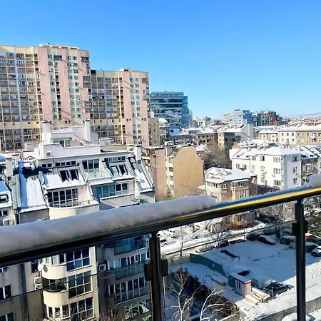 Cozy And With Balcony *