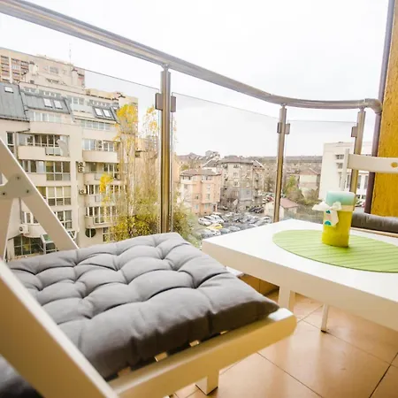 Cozy And With Balcony *